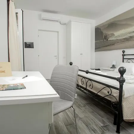 Guest house Angelique 2*