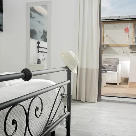 Angelique Guest house 2*