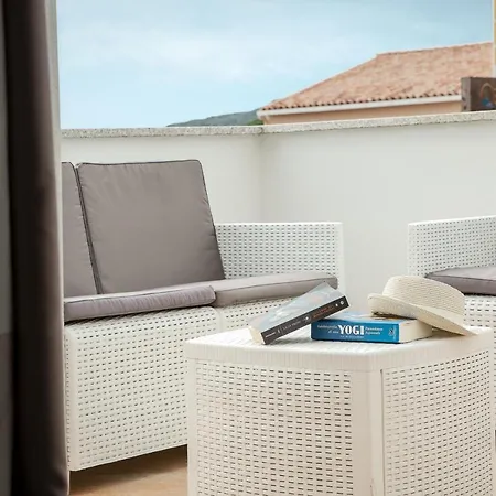 Angelique Guest house